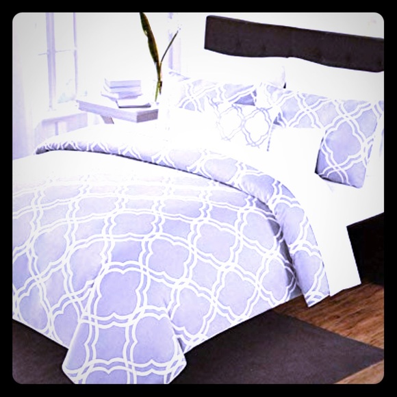Max Studio Bedding Queen Comforter Poshmark
